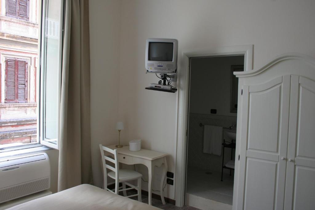 La Dimora Dei Baroni Bed & Breakfast Наполи Стая снимка