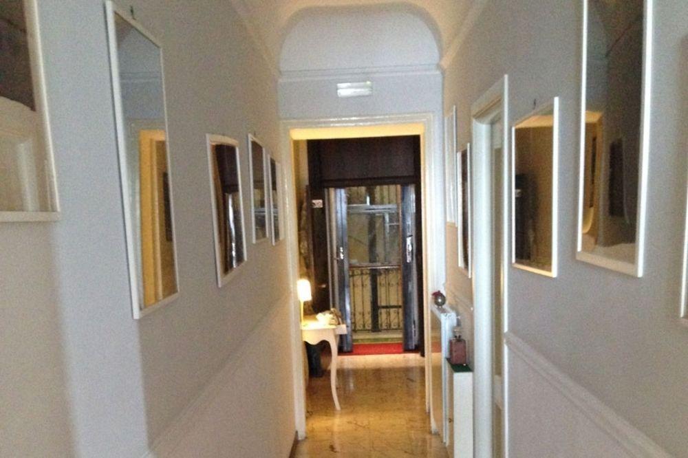 La Dimora Dei Baroni Bed & Breakfast Наполи Екстериор снимка