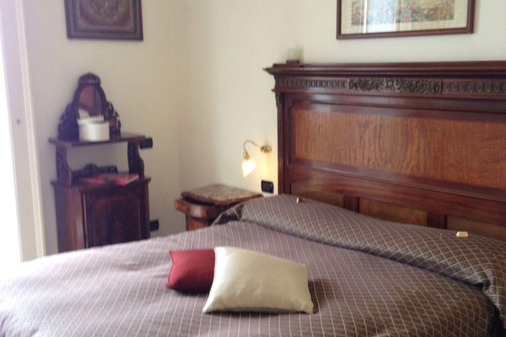 La Dimora Dei Baroni Bed & Breakfast Наполи Екстериор снимка