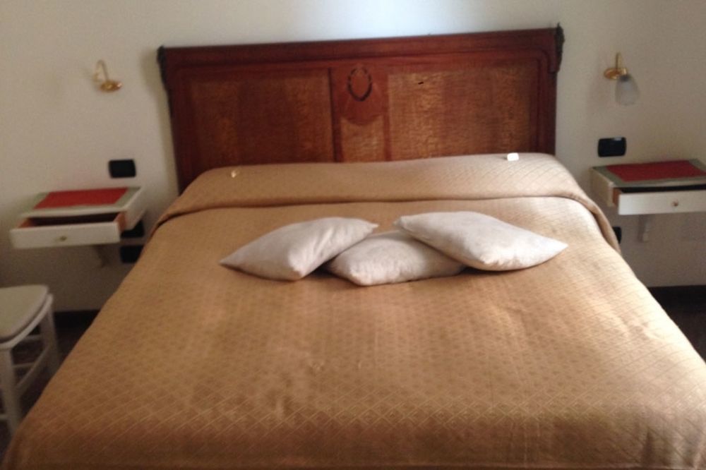 La Dimora Dei Baroni Bed & Breakfast Наполи Екстериор снимка