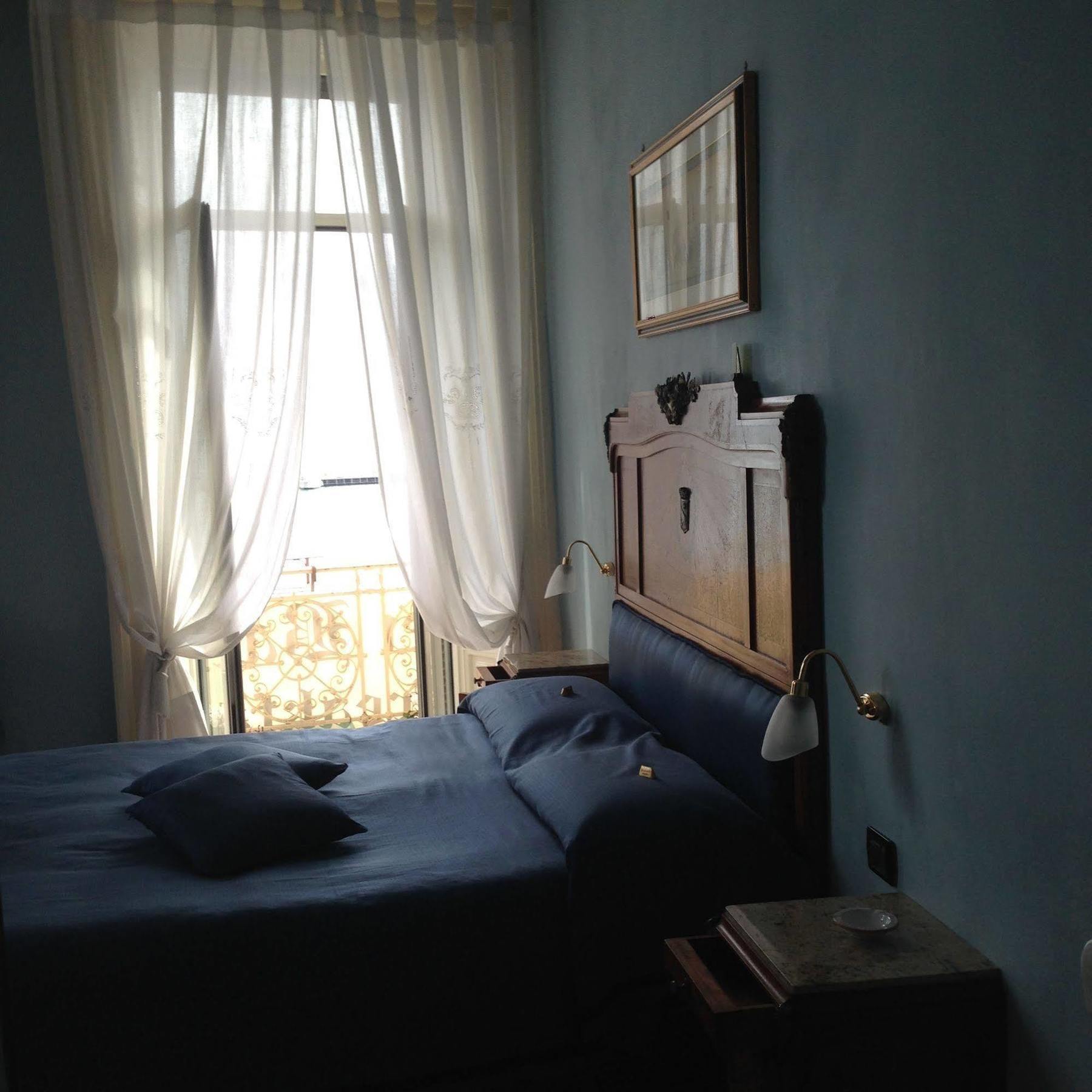 La Dimora Dei Baroni Bed & Breakfast Наполи Екстериор снимка
